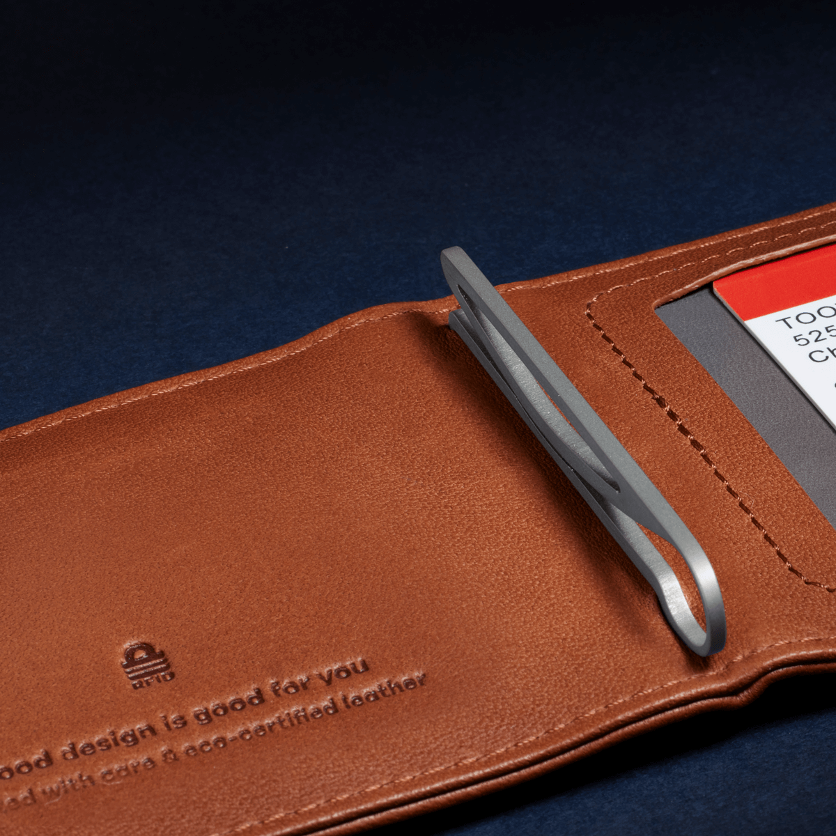 Distil Union Premium Wally Bifold 5.0 with titanium money clip, RFID-shielding and ID window in rich brown leather